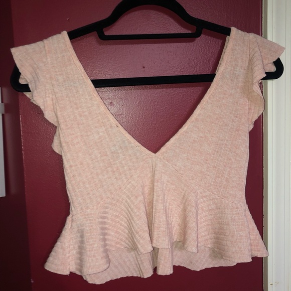💝Pink Ruffled Top!! - Picture 3 of 3